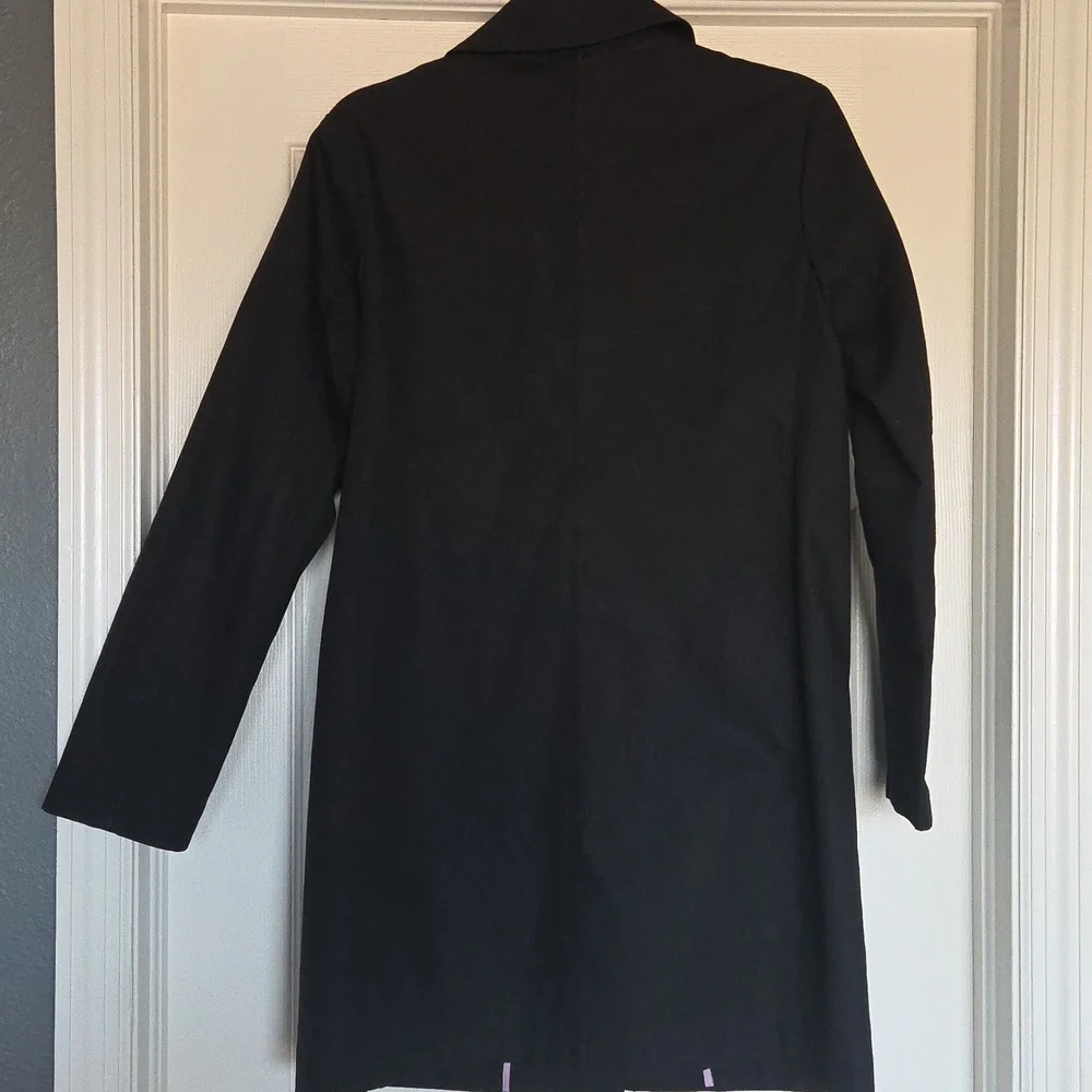 Like New Women's GAP Long Black Coat Jacket W/ Two Side Pockets Size XS